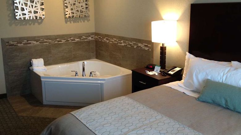 <b>GrandStay Hotel & Suites Glenwood Pool</b>. Images powered by <a href="https://iceportal.shijigroup.com/" title="IcePortal" target="_blank">IcePortal</a>.