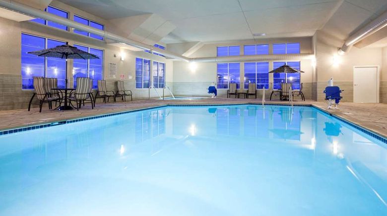 <b>GrandStay Hotel & Suites Delano Pool</b>. Images powered by <a href="https://iceportal.shijigroup.com/" title="IcePortal" target="_blank">IcePortal</a>.