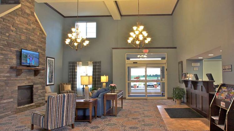 GrandStay Hotel & Suites, Mount Horeb Lobby