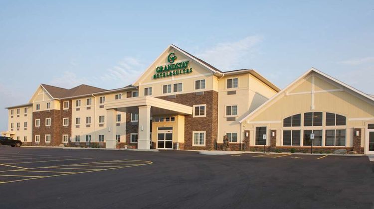 GrandStay Hotel & Suites, Mount Horeb Exterior