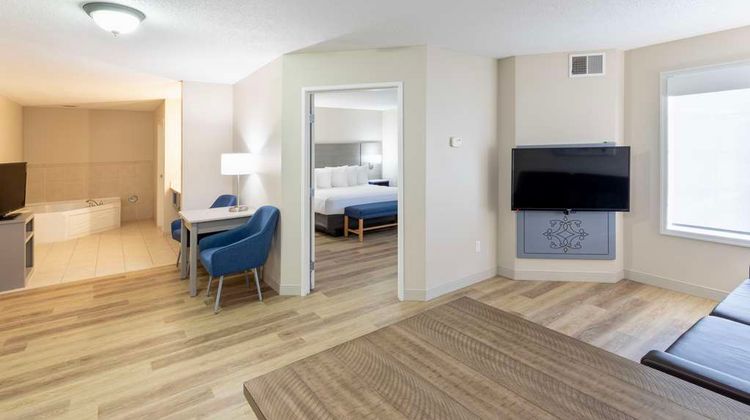 GrandStay Hotel & Conf Apple Valley Suite