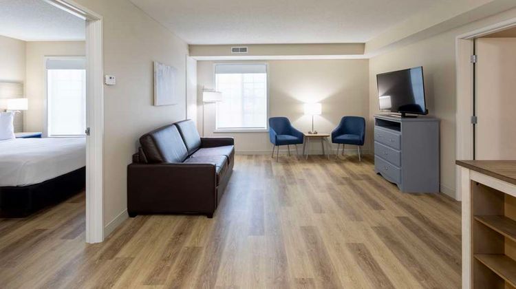 GrandStay Hotel & Conf Apple Valley Suite