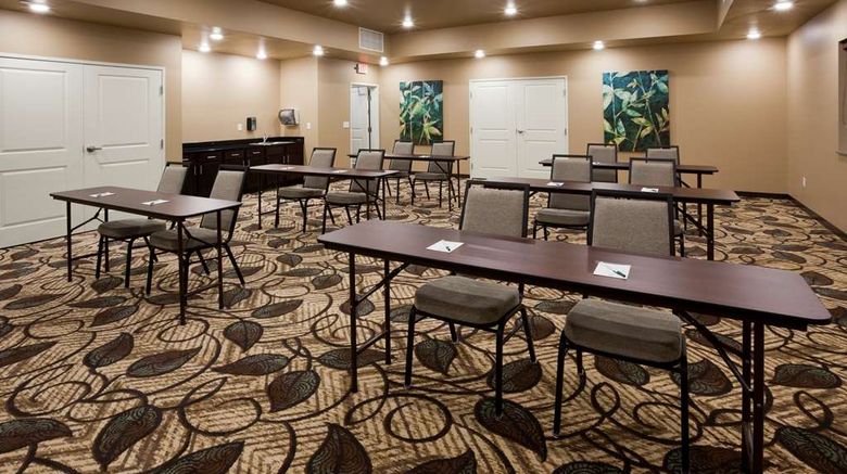<b>GrandStay Hotel & Suites Valley City Meeting</b>. Images powered by <a href="https://iceportal.shijigroup.com/" title="IcePortal" target="_blank">IcePortal</a>.