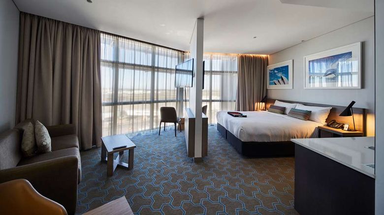 <b>Rydges Sydney Airport Hotel Suite</b>. Images powered by <a href="https://iceportal.shijigroup.com/" title="IcePortal" target="_blank">IcePortal</a>.