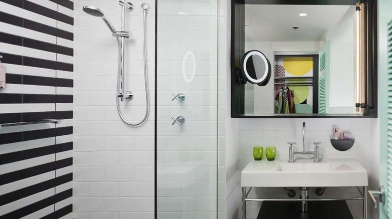 <b>QT Gold Coast Room</b>. Images powered by <a href="https://iceportal.shijigroup.com/" title="IcePortal" target="_blank">IcePortal</a>.