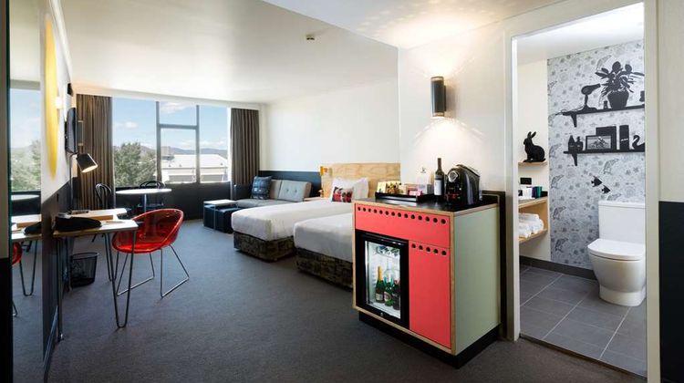 Atura Albury Room