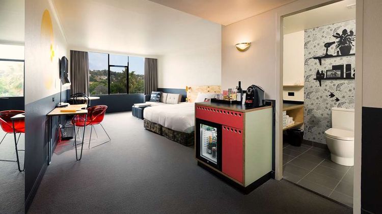 Atura Albury Room
