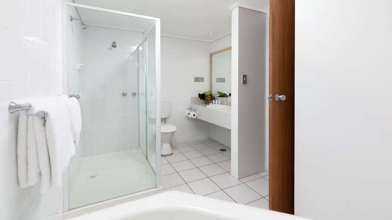 <b>Rydges Geelong Suite</b>. Images powered by <a href="https://iceportal.shijigroup.com/" title="IcePortal" target="_blank">IcePortal</a>.
