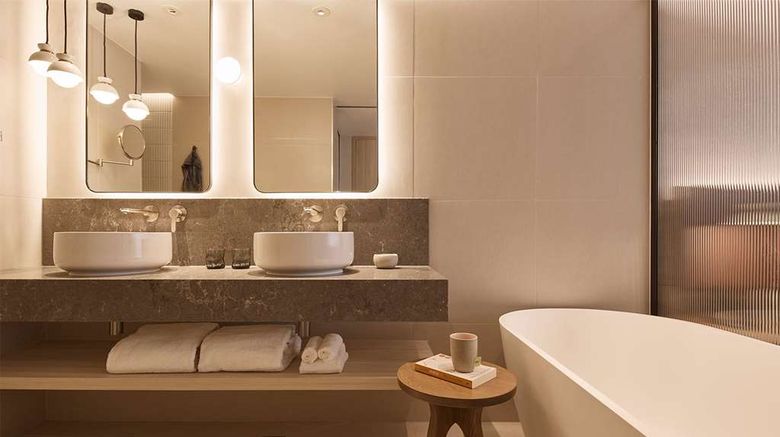 <b>Rydges Melbourne Room</b>. Images powered by <a href="https://iceportal.shijigroup.com/" title="IcePortal" target="_blank">IcePortal</a>.