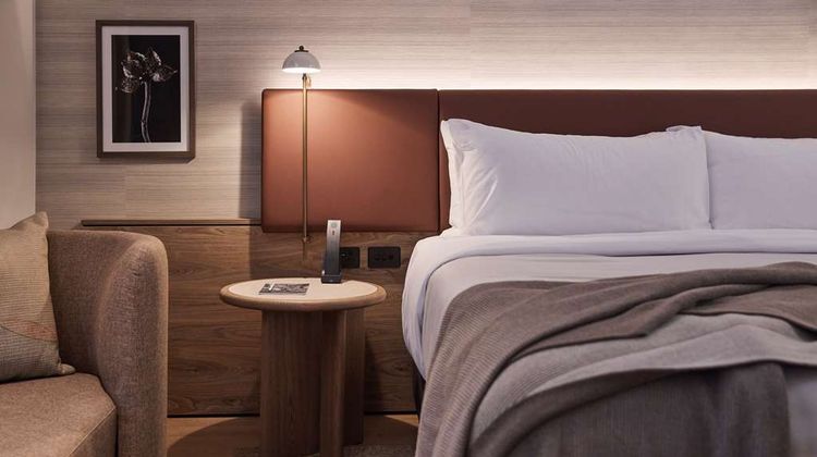 Rydges Melbourne Suite