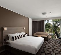 Rydges Capital Hill Room