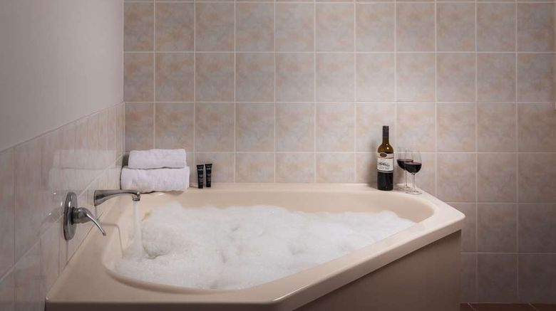 <b>Arawa Park Hotel Rotorua Suite</b>. Images powered by <a href="https://iceportal.shijigroup.com/" title="IcePortal" target="_blank">IcePortal</a>.
