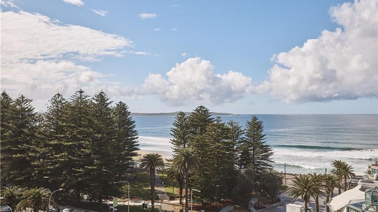 <b>Cronulla Beach Side Suite</b>. Images powered by <a href="https://iceportal.shijigroup.com/" title="IcePortal" target="_blank">IcePortal</a>.