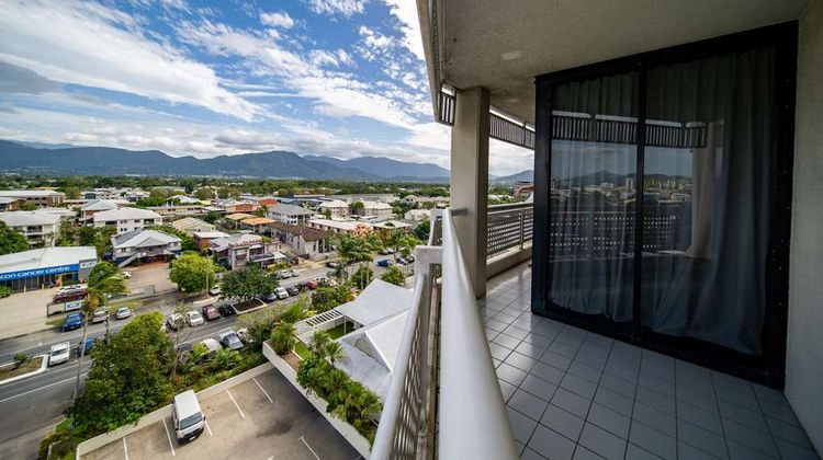 Rydges Esplanade Resort Cairns Room