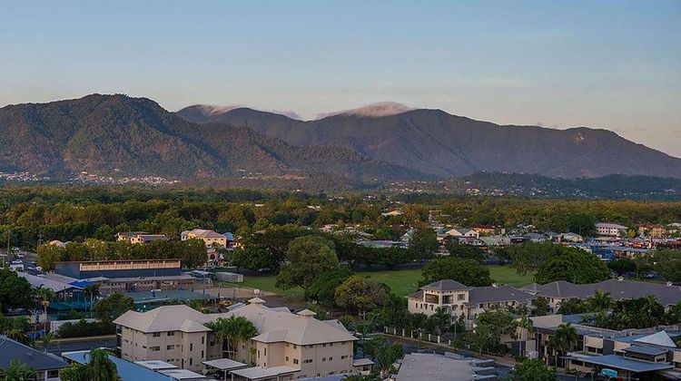 Rydges Esplanade Resort Cairns Room