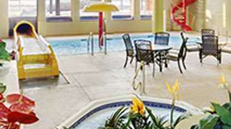 Kindersley Inn Pool