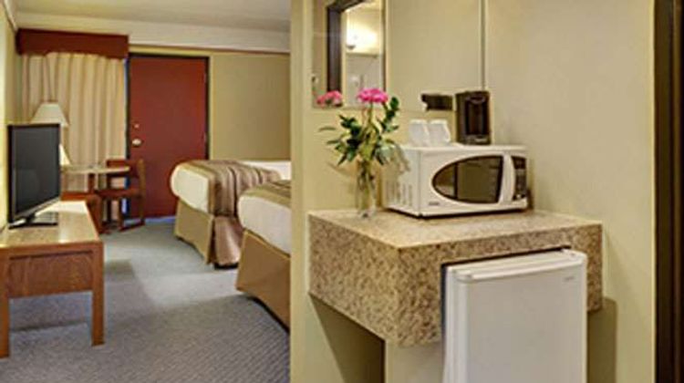 Kindersley Inn Room