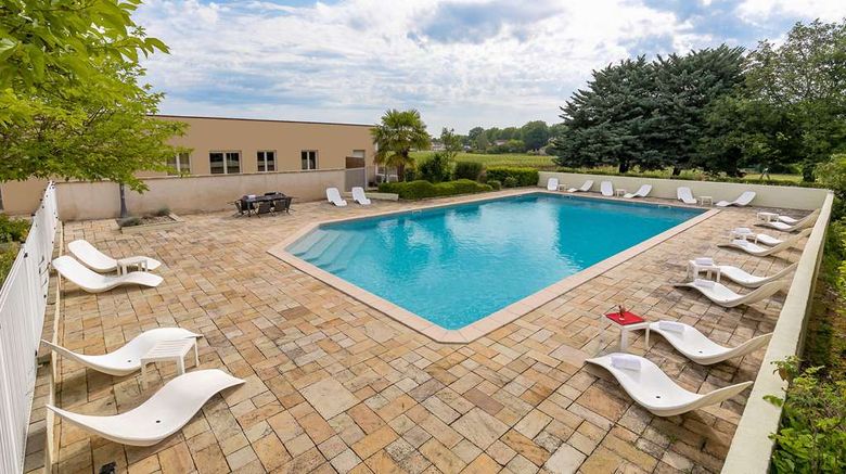 <b>Hotel Le Panorama Pool</b>. Images powered by <a href="https://iceportal.shijigroup.com/" title="IcePortal" target="_blank">IcePortal</a>.