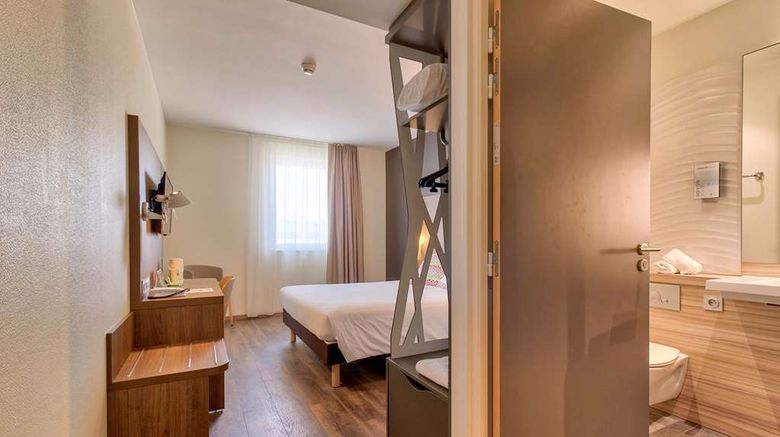 <b>B&B Hotel Saint Jean de Luz Room</b>. Images powered by <a href="https://iceportal.shijigroup.com/" title="IcePortal" target="_blank">IcePortal</a>.