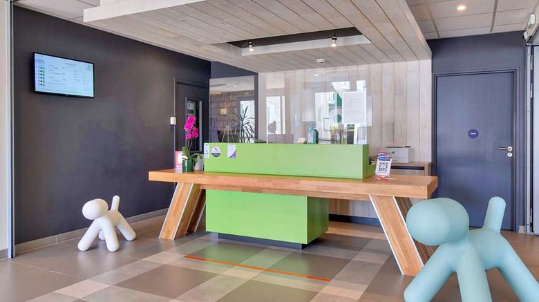 <b>B&B Hotel Saint Jean de Luz Lobby</b>. Images powered by <a href="https://iceportal.shijigroup.com/" title="IcePortal" target="_blank">IcePortal</a>.