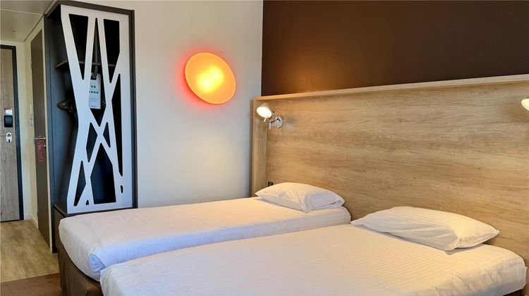 Campanile Laval Nord Hotel Room