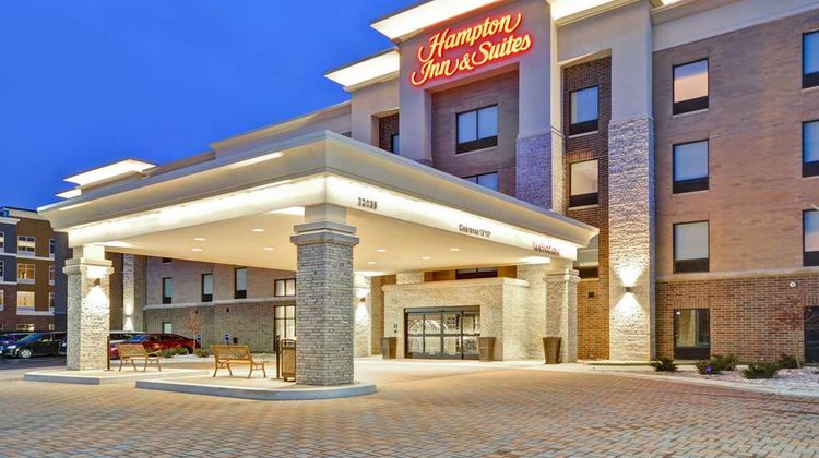 Hampton Inn & Suites Detroit/Warren Exterior