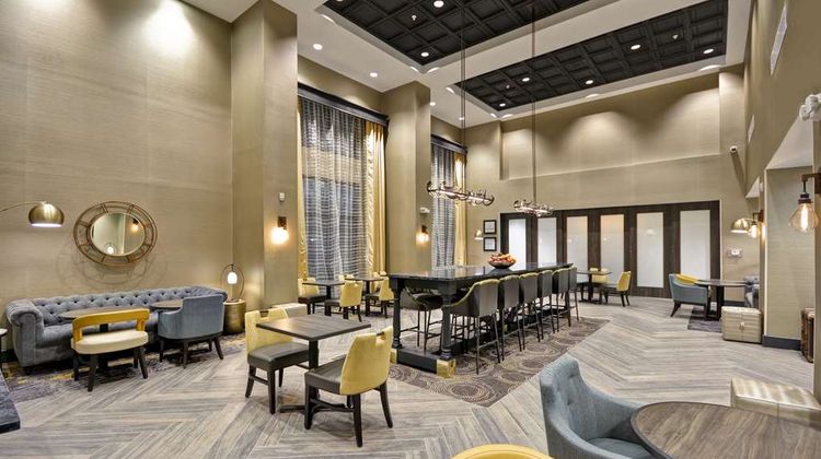Hampton Inn & Suites Detroit/Warren Lobby