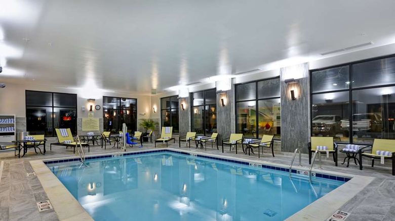 <b>Hampton Inn & Suites Detroit/Warren Pool</b>. Images powered by <a href="https://iceportal.shijigroup.com/" title="IcePortal" target="_blank">IcePortal</a>.