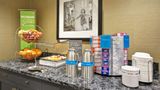 <b>Hampton Inn & Suites Detroit/Warren Restaurant</b>. Images powered by <a href="https://iceportal.shijigroup.com/" title="IcePortal" target="_blank">IcePortal</a>.
