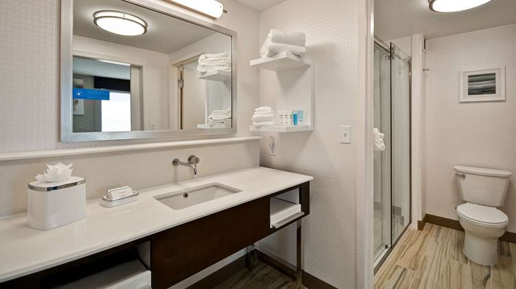 Hampton Inn & Suites Detroit/Warren Room