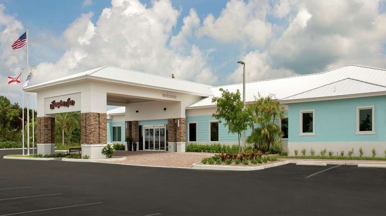 <b>Hampton Inn Marathon - Florida Keys Exterior</b>. Images powered by <a href="https://iceportal.shijigroup.com/" title="IcePortal" target="_blank">IcePortal</a>.