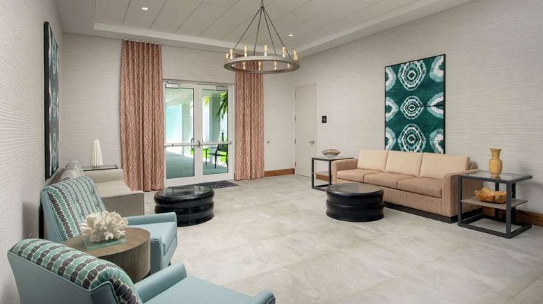<b>Hampton Inn Marathon - Florida Keys Lobby</b>. Images powered by <a href="https://iceportal.shijigroup.com/" title="IcePortal" target="_blank">IcePortal</a>.