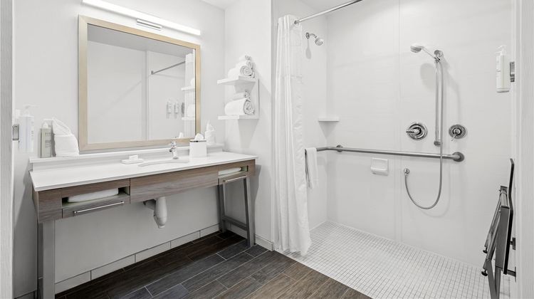Hampton Inn & Suites Knightdale Raleigh Room