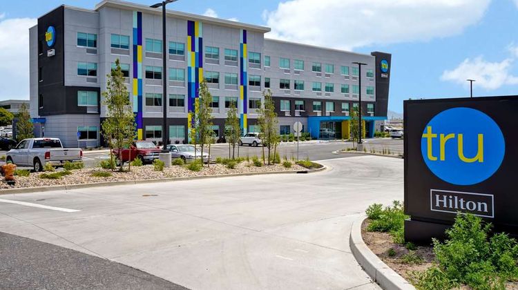 Tru by Hilton Salt Lake City Airport Exterior