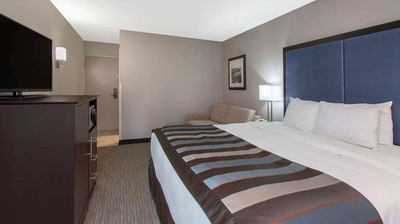 <b>Wingate by Wyndham Charleston Airport Room</b>. Images powered by <a href="https://iceportal.shijigroup.com/" title="IcePortal" target="_blank">IcePortal</a>.