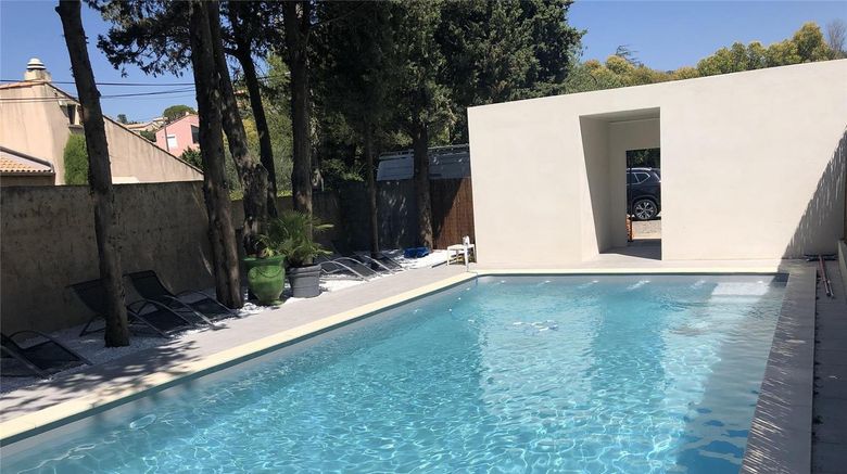 <b>Hotel Ermitage Pool</b>. Images powered by <a href="https://iceportal.shijigroup.com/" title="IcePortal" target="_blank">IcePortal</a>.
