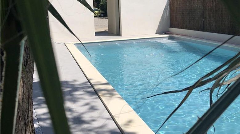 <b>Hotel Ermitage Pool</b>. Images powered by <a href="https://iceportal.shijigroup.com/" title="IcePortal" target="_blank">IcePortal</a>.