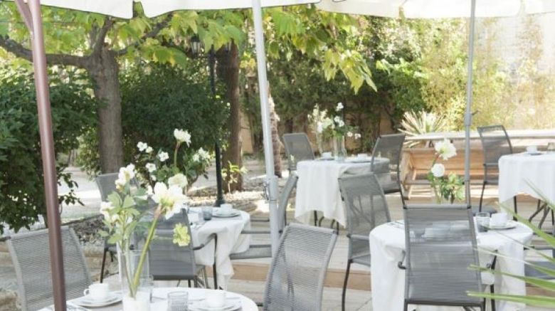 <b>Hotel Ermitage Restaurant</b>. Images powered by <a href="https://iceportal.shijigroup.com/" title="IcePortal" target="_blank">IcePortal</a>.