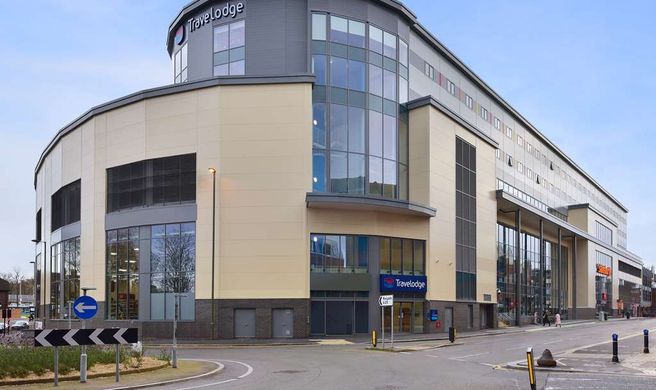 Travelodge Redhill London Road Exterior
