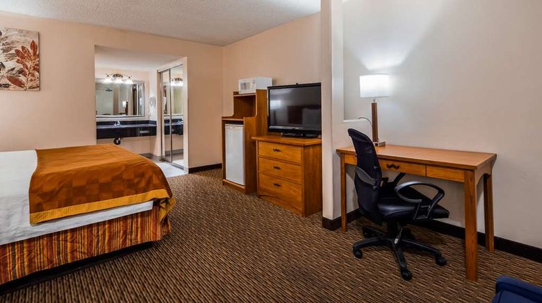 <b>SureStay Hotel by Best Western Tehachapi Room</b>. Images powered by <a href="https://iceportal.shijigroup.com/" title="IcePortal" target="_blank">IcePortal</a>.