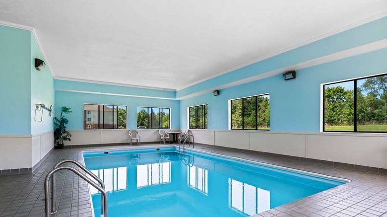 <b>Best Western University Inn Pool</b>. Images powered by <a href="https://iceportal.shijigroup.com/" title="IcePortal" target="_blank">IcePortal</a>.