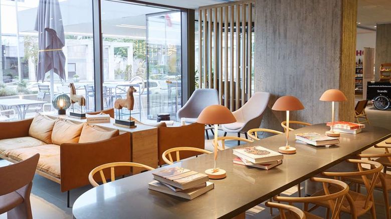 <b>Scandic Frankfurt Museumsufer Lobby</b>. Images powered by <a href="https://iceportal.shijigroup.com/" title="IcePortal" target="_blank">IcePortal</a>.