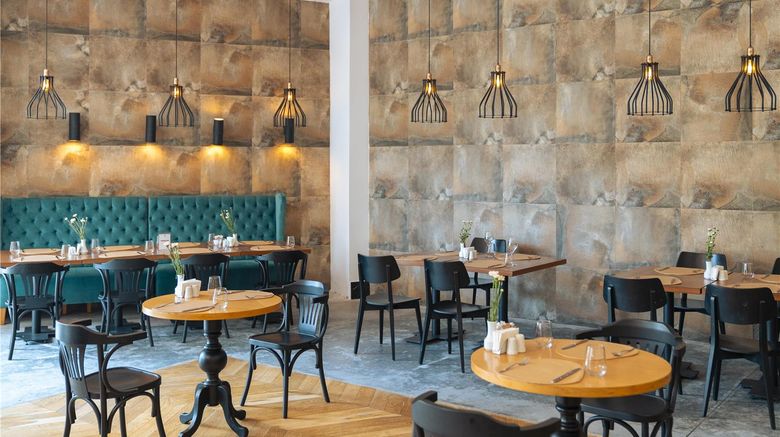 <b>DoubleTree by Hilton Antalya-Kemer Restaurant</b>. Images powered by <a href="https://iceportal.shijigroup.com/" title="IcePortal" target="_blank">IcePortal</a>.