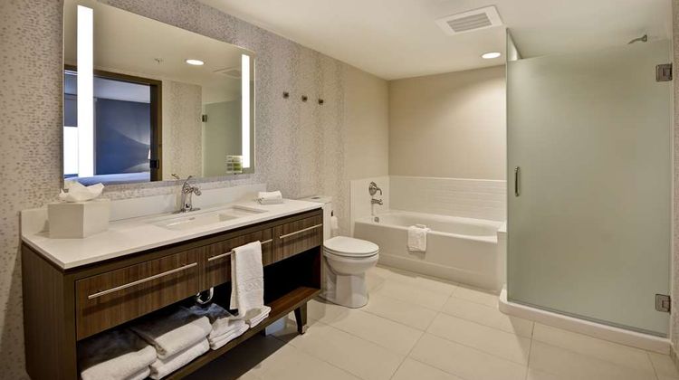 Home2 Suites by Hilton, KU Med Center Room