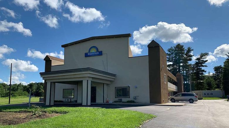 <b>Days Inn Bellville Exterior</b>. Images powered by <a href="https://iceportal.shijigroup.com/" title="IcePortal" target="_blank">IcePortal</a>.