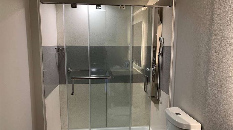 <b>Days Inn Bellville Room</b>. Images powered by <a href="https://iceportal.shijigroup.com/" title="IcePortal" target="_blank">IcePortal</a>.