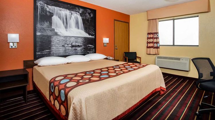 Super 8 Crawfordsville Room