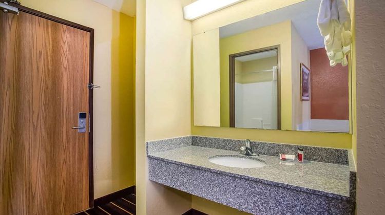 Super 8 Crawfordsville Room