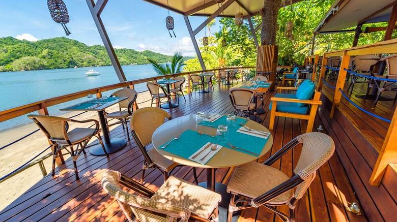 <b>Isla Chiquita Island-Glamping Hotel Restaurant</b>. Images powered by <a href="https://iceportal.shijigroup.com/" title="IcePortal" target="_blank">IcePortal</a>.
