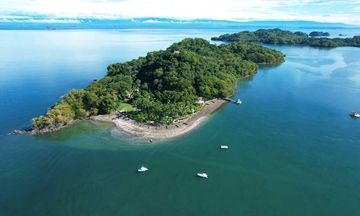 Isla Chiquita Island-Glamping Hotel